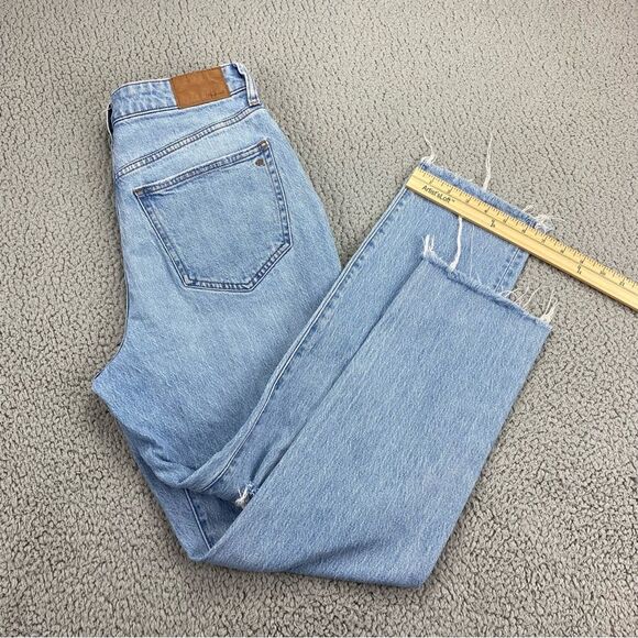 Madewell Women The Curvy Perfect Vintage High-Rise Distressed Jean | Size: 28 - Picture 9 of 16